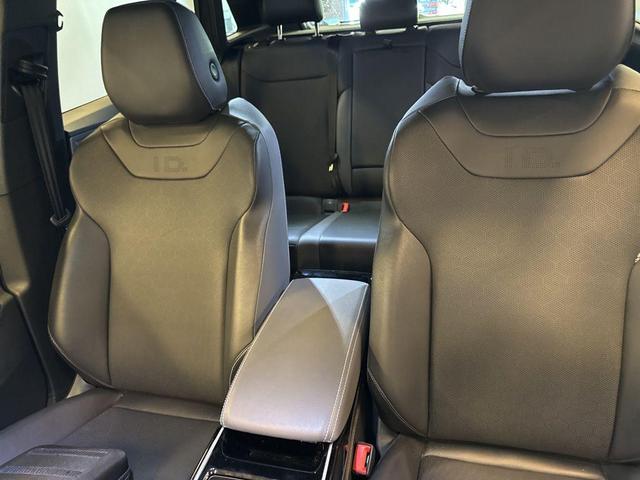 Photo of 2023 Pure Gray Volkswagen ID.4