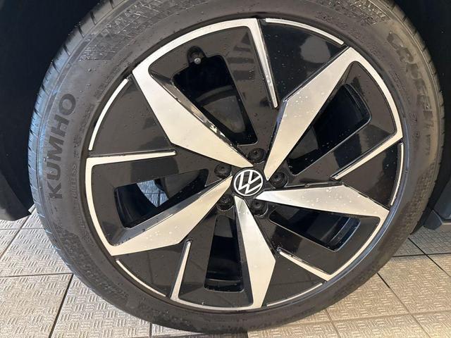 Photo of 2023 Pure Gray Volkswagen ID.4