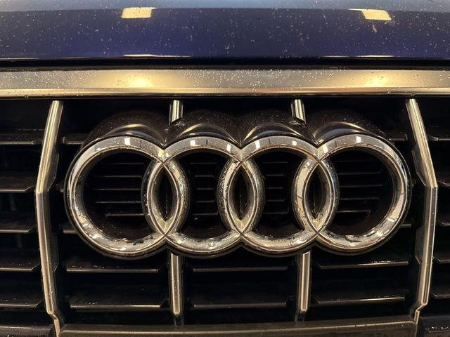 Photo of 2022 Navarra Blue Metallic Audi Q3