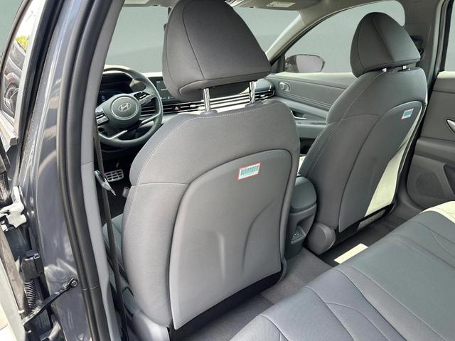 Photo of 2025 Gray Hyundai ELANTRA