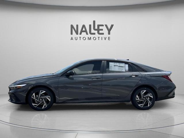 Photo of 2025 Gray Hyundai ELANTRA