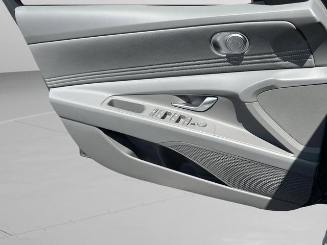 Photo of 2025 Gray Hyundai ELANTRA