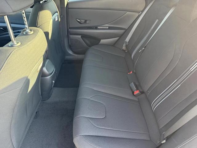 Photo of 2025 White Hyundai ELANTRA