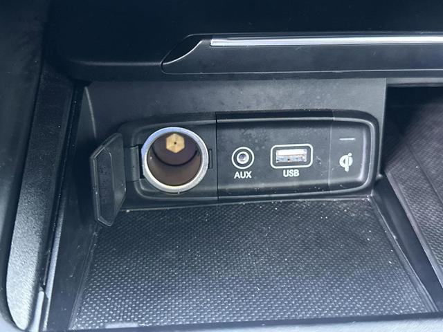 Photo of 2021 Vik Black Genesis G70