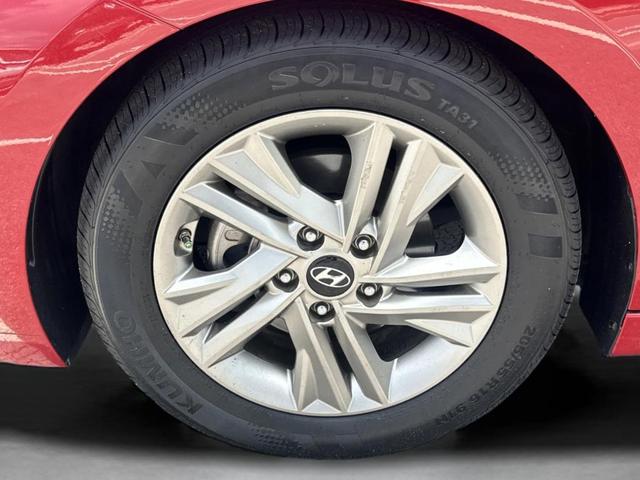 Photo of 2019 Scarlet Red Hyundai ELANTRA