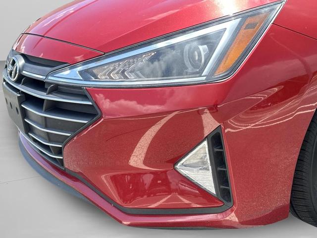 Photo of 2019 Scarlet Red Hyundai ELANTRA