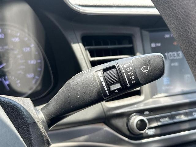 Photo of 2019 Scarlet Red Hyundai ELANTRA