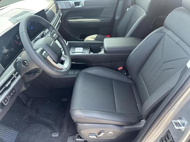 Photo of 2026 Shimmering Silver Hyundai SANTA FE