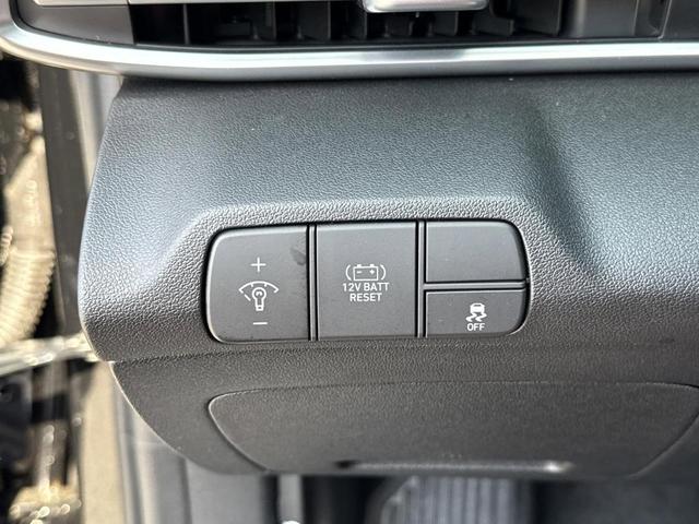 Photo of 2025 Black Hyundai ELANTRA HEV