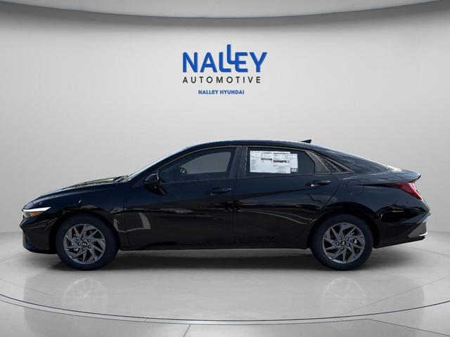 Photo of 2025 Black Hyundai ELANTRA HEV
