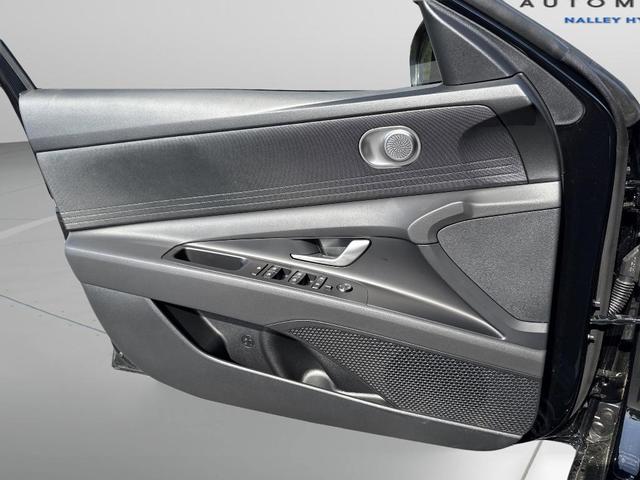 Photo of 2025 Black Hyundai ELANTRA HEV