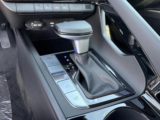 Photo of 2025 Black Hyundai ELANTRA HEV