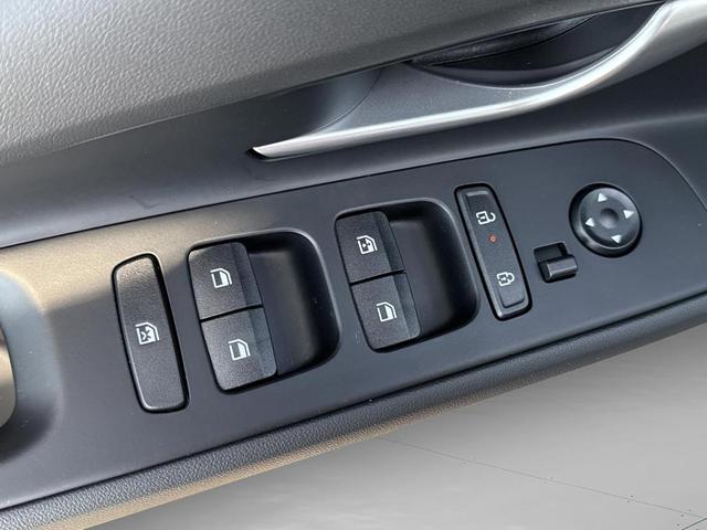 Photo of 2025 Black Hyundai ELANTRA HEV
