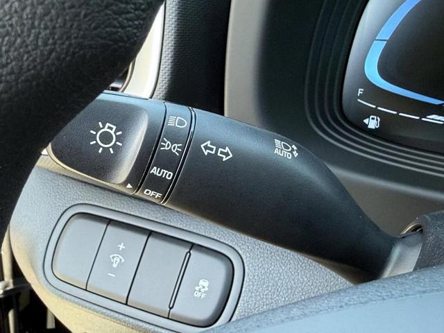 Photo of 2025 Onyx Black Hyundai VENUE