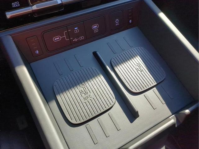 Photo of 2025 Shimmering Silver Hyundai SANTA FE HEV