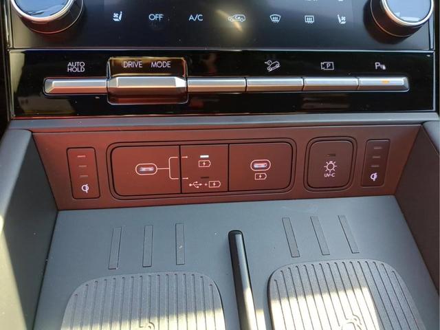 Photo of 2025 Shimmering Silver Hyundai SANTA FE HEV