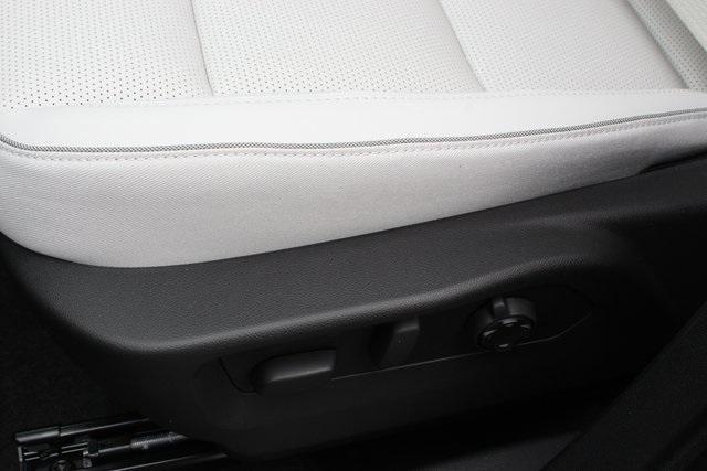 Photo of 2025 Calypso Blue Metallic Buick Envision