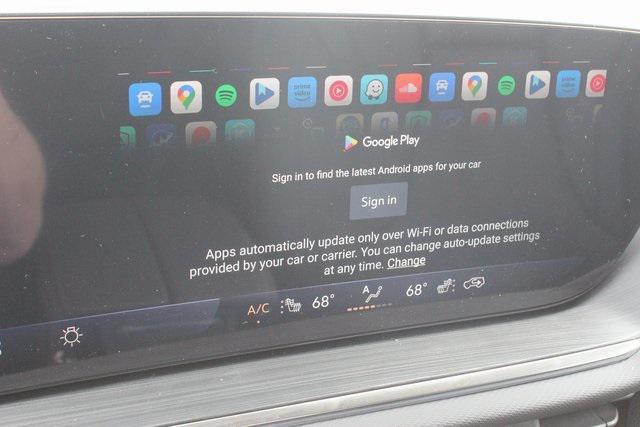 Photo of 2025 Summit White Buick Envision