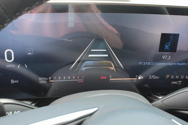Photo of 2025 Summit White Buick Envision
