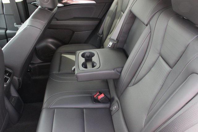 Photo of 2025 Summit White Buick Envision