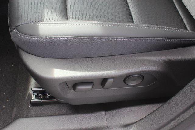 Photo of 2025 Summit White Buick Envision