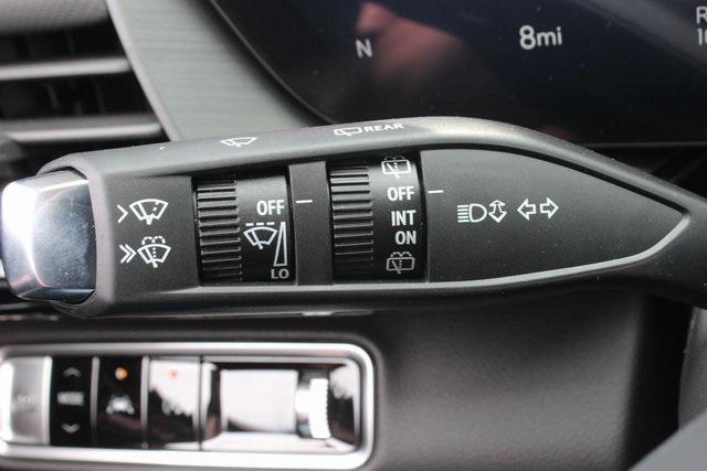 Photo of 2025 Summit White Buick Envision