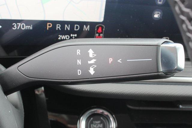 Photo of 2025 Summit White Buick Envision