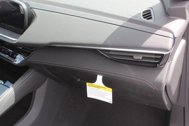 Photo of 2025 Summit White Buick Envision