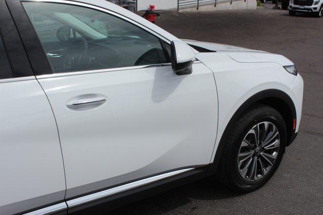 Photo of 2025 Summit White Buick Envision