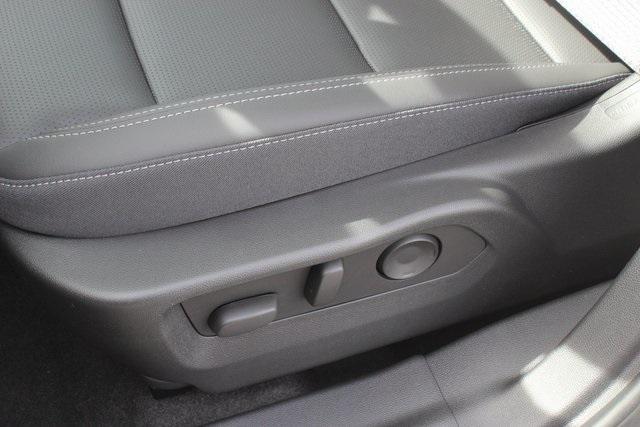 Photo of 2025 Summit White Buick Envision