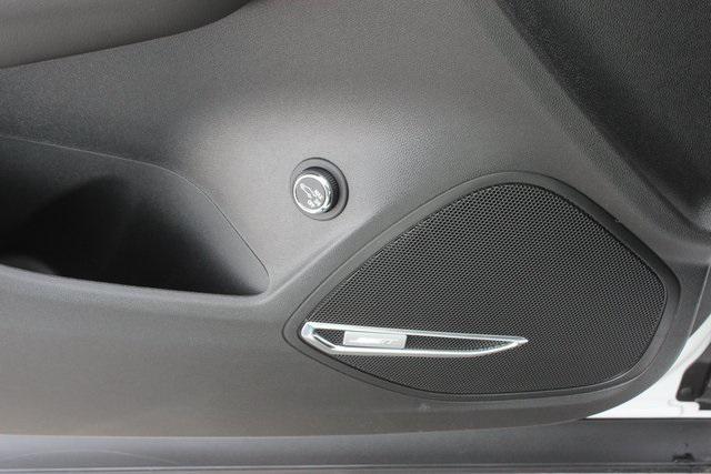 Photo of 2025 Summit White Buick Envision