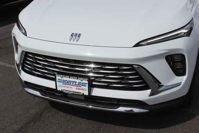 Photo of 2025 Summit White Buick Envision