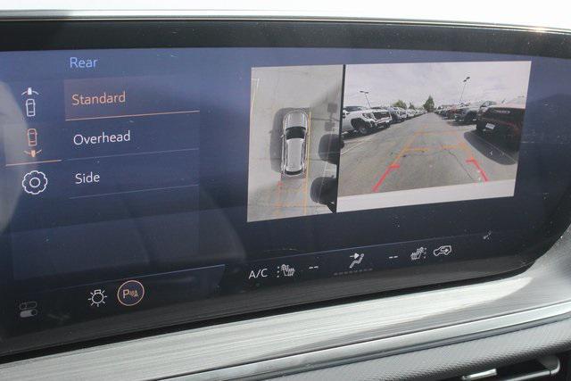 Photo of 2025 Summit White Buick Envision