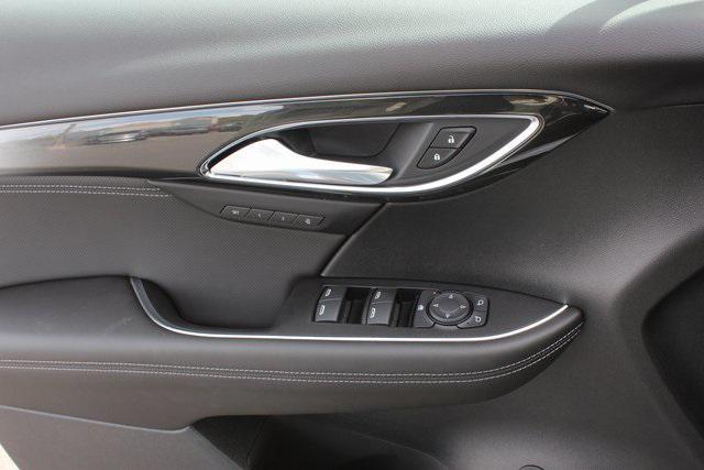 Photo of 2025 Summit White Buick Envision