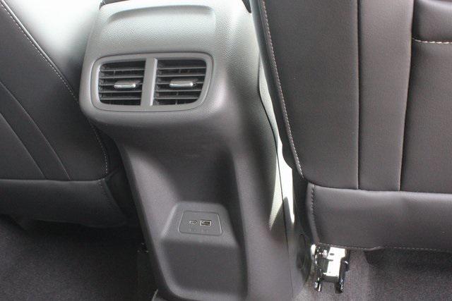 Photo of 2025 Summit White Buick Envision