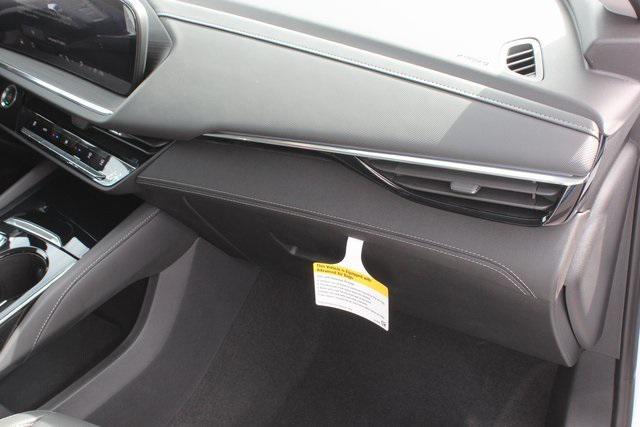 Photo of 2025 Summit White Buick Envision