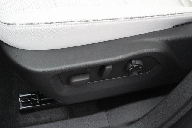 Photo of 2025 Calypso Blue Metallic Buick Envision