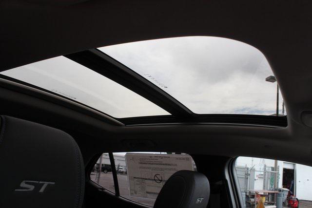 Photo of 2026 Brilliant Red Buick Encore GX