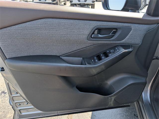 Photo of 2023 Gun Metallic Nissan Rogue