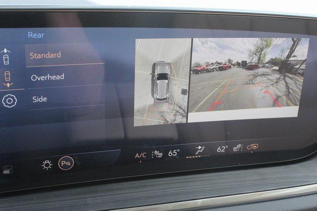 Photo of 2025 Summit White Buick Envision