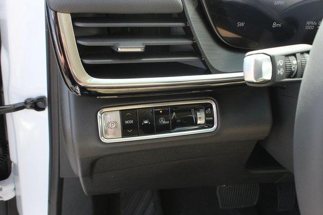 Photo of 2025 Summit White Buick Envision
