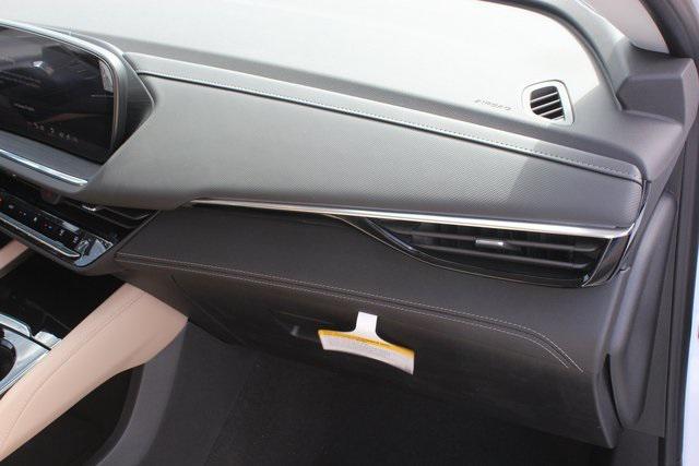 Photo of 2025 Summit White Buick Envision