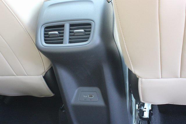 Photo of 2025 Summit White Buick Envision
