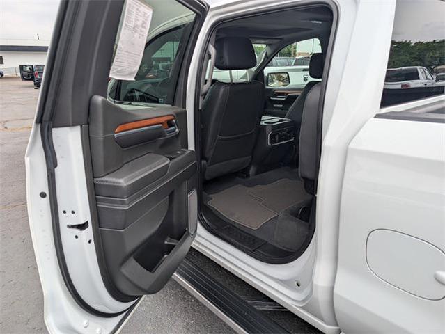 Photo of 2023 White GMC Sierra 1500