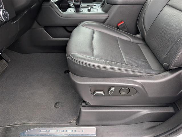 Photo of 2023 White GMC Sierra 1500