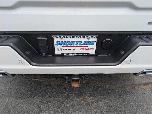 Photo of 2023 White GMC Sierra 1500
