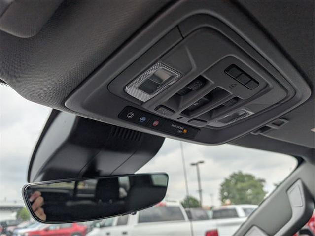 Photo of 2023 White GMC Sierra 1500