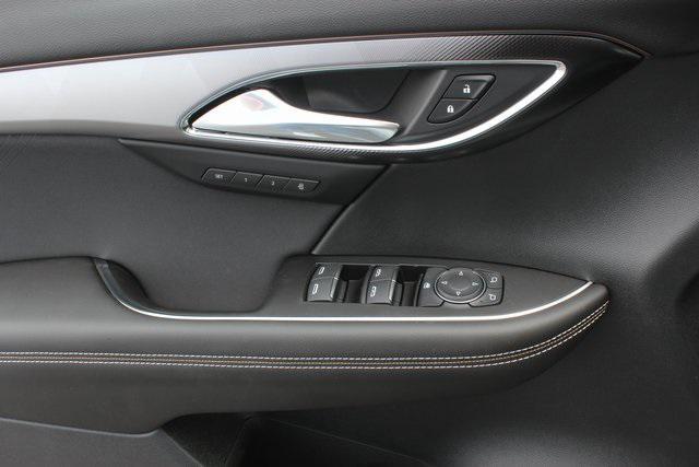 Photo of 2025 White Buick Envision