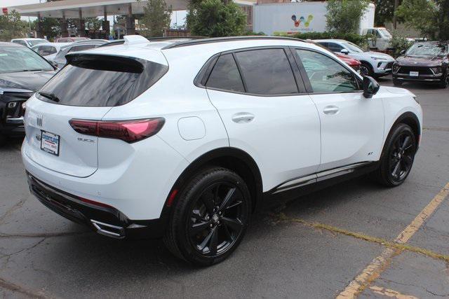 Photo of 2025 White Buick Envision