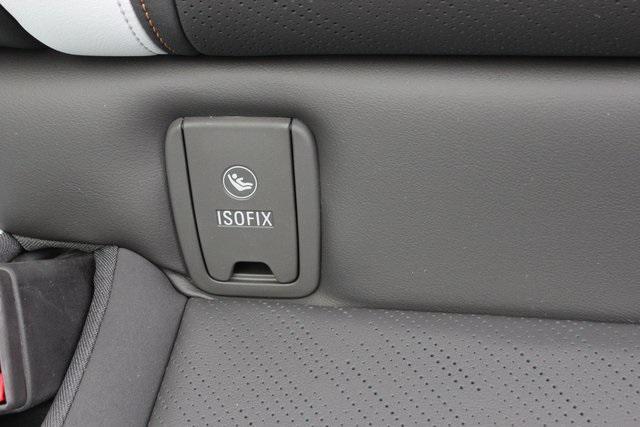 Photo of 2025 White Buick Envision